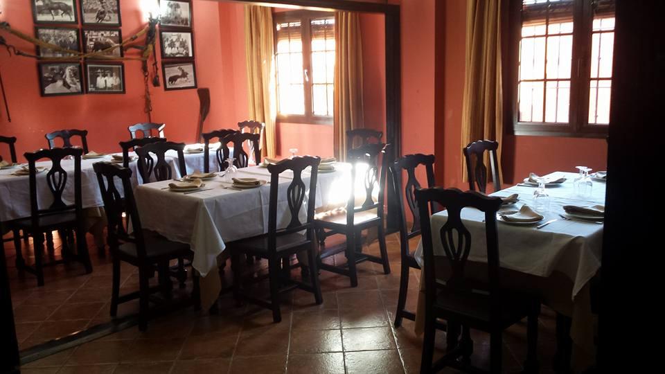 Hostal Pechi Huévar Buitenkant foto