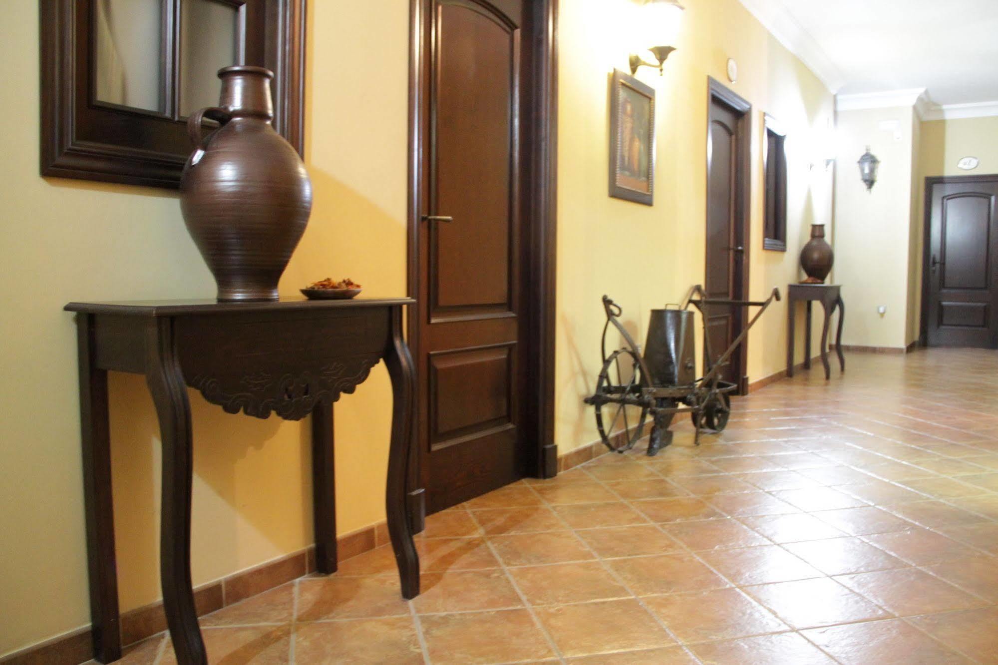 Hostal Pechi Huévar Buitenkant foto